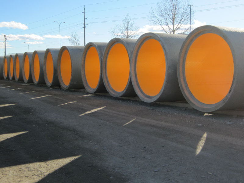 Stroj na extruzi geomembránových fólií žluté barvy V Lock HDPE
